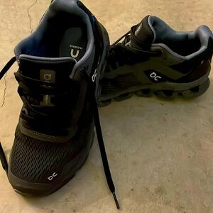 Women’s Cloudace On Running shoes size 5.5